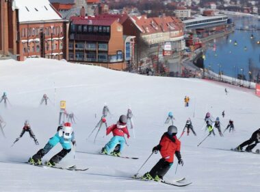 Nauka jazdy na nartach Toruń - Popularne szkółki